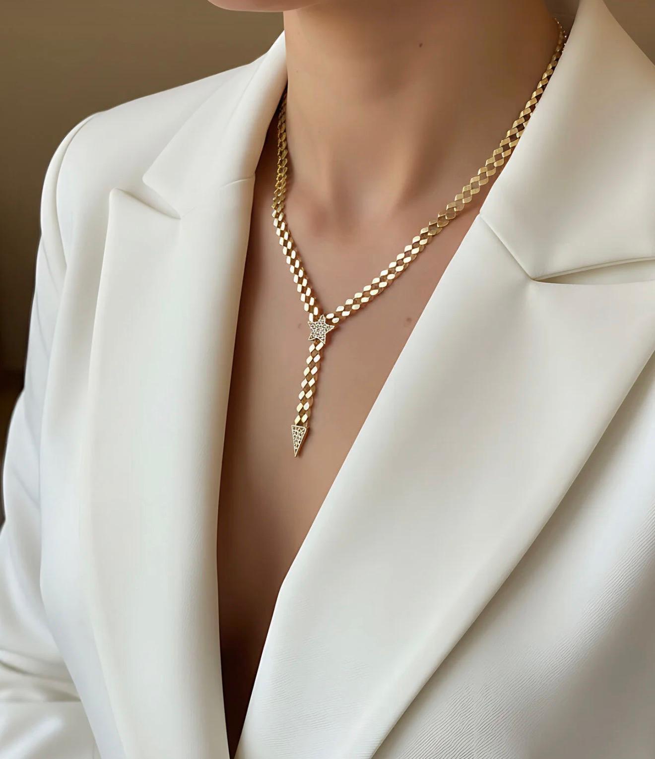 ZİNCİRLİ YILDIZ FİGÜRLÜ ALTIN KOLYE